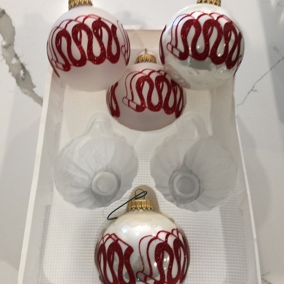 VTG Christmas by Krebs ornaments red and white set of 4 NIB - Picture 6 of 8